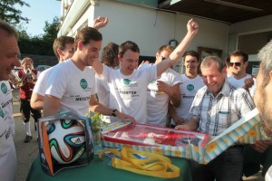 Copy of DSG Thalheim feiert Meister 2014 mit Lambert Mizelli  Foto H Erhardt 50p