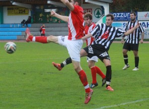 DSG Thalheim Markus Bierecker gegen St Florian 5 zu 1 Foto H Erhardt