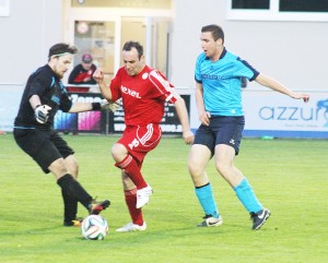 Gramberger Klaus DSG Thalheim schoß 2 Tore t Foto H Erhardt