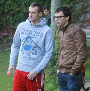 Jürgen Paulik rechts mit Edin Ekmecic DSG Thalheim Foto H Erhardt