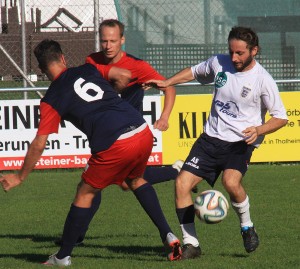 Afrim Suajipi  DSG Thalheim rechtsFoto H Erhardt