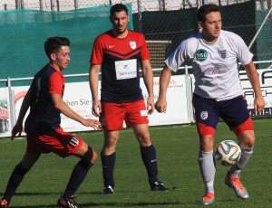 DSG Thalheim siegte gegen DSG Froschberg Linz 5 zu 1 rechts Ernad Kesedzic Foto Helmut Erhardt